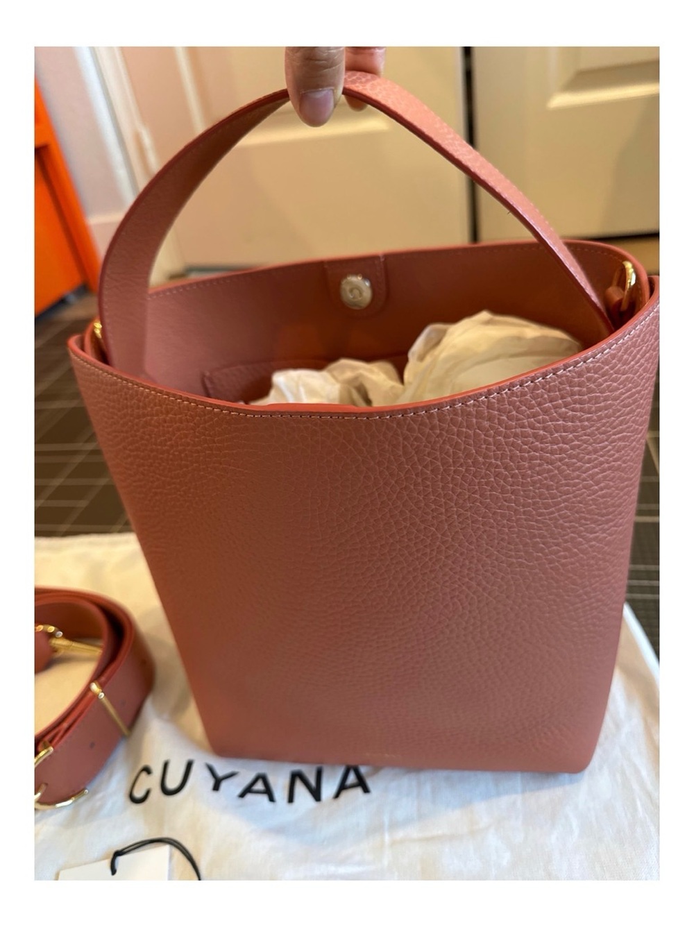Cuyana Linea Leather Bucket Bag in Terracotta - Picture 6 of 10
